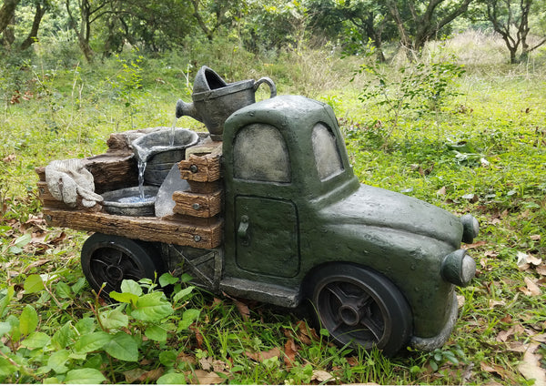 Fountain-Truck with Watering Can & Buckets/LED